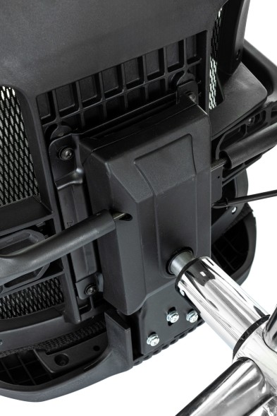 Кресло руководителя Бюрократ MC-912-H черный сетка с подголов. крестов. металл хром